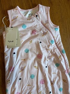 NWT 1.0 TOG Kyte Baby sleep sack in Sakura space print